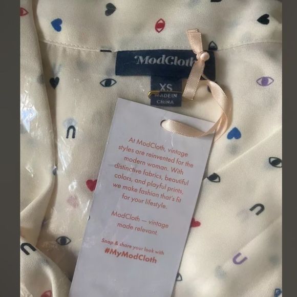 ModCloth Confidence Heart Printed Tie Neck Blouse - Picture 4 of 5